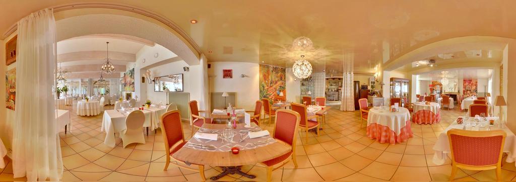 Hotel Restaurant La Bergerie Rugy Exterior photo